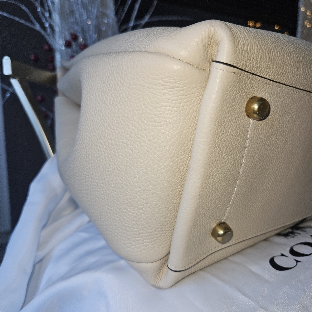 EUC Coach Lana Ivory And Gold Leather Tote Bag - Picture 10 of 16